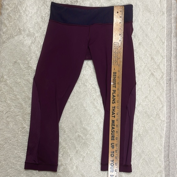 Lululemon capris, size 4 good‎ used condition B1 - Picture 7 of 9